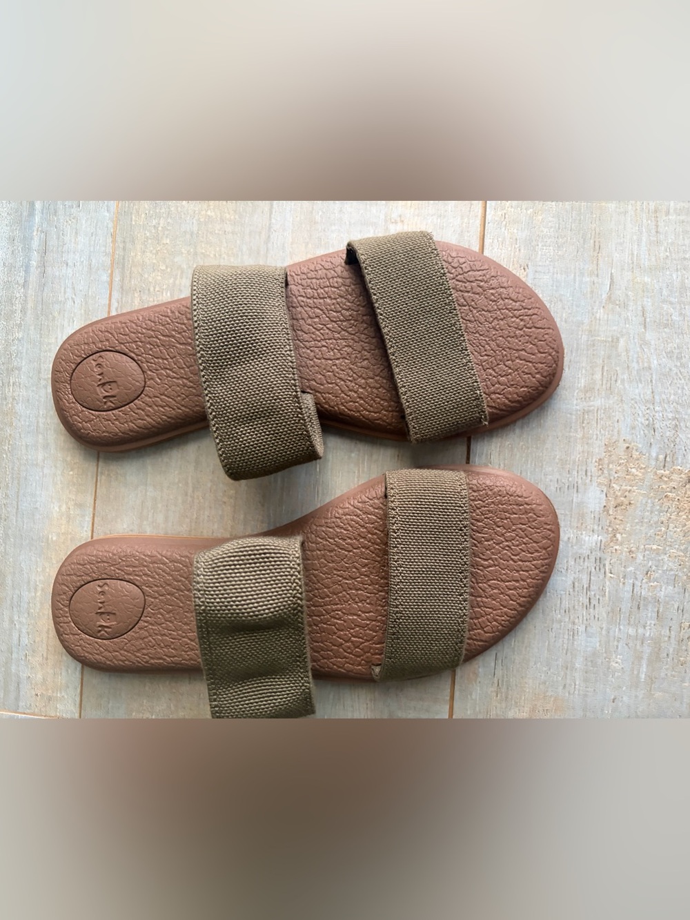 Sanuk Women’s sandals size 7